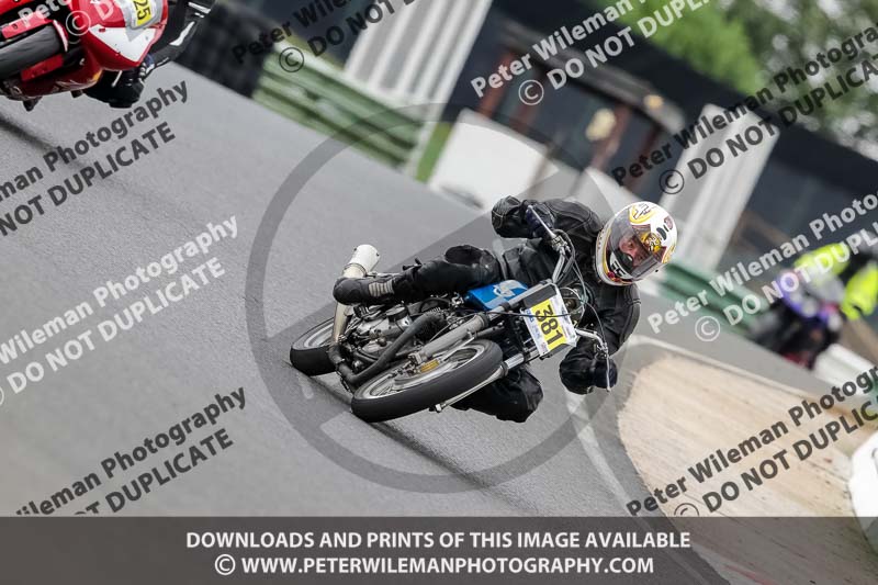 Vintage motorcycle club;eventdigitalimages;mallory park;mallory park trackday photographs;no limits trackdays;peter wileman photography;trackday digital images;trackday photos;vmcc festival 1000 bikes photographs